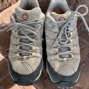 MERRELL MOAB Women's Trail Shoe